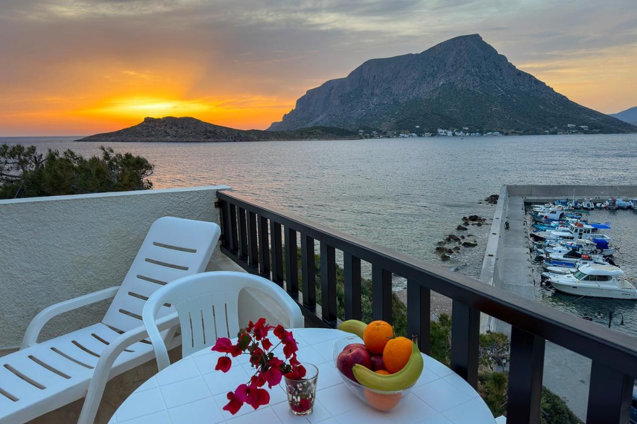 Pelagos Seafront Accommodation - Maria Myrties Buitenkant foto